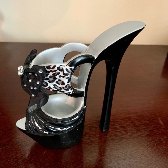 Other - LN  HIGH HEEL SHOE ACCENT PIECE. ABSOLUTELY DARLING.